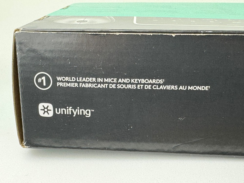 Logitech MK520 Wireless Keyboard & Mouse Combo PC MAC Secure 2.4GHz Connectivity