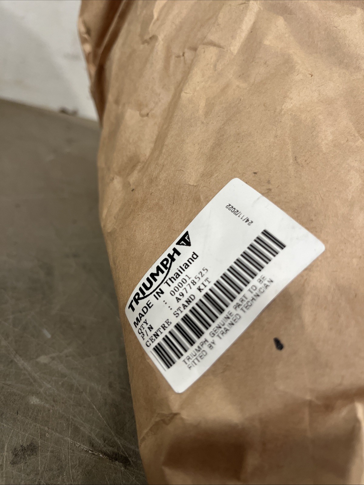 L. OEM TRIUMPH BONNEVILLE T100 T120 CENTER STAND A9778525