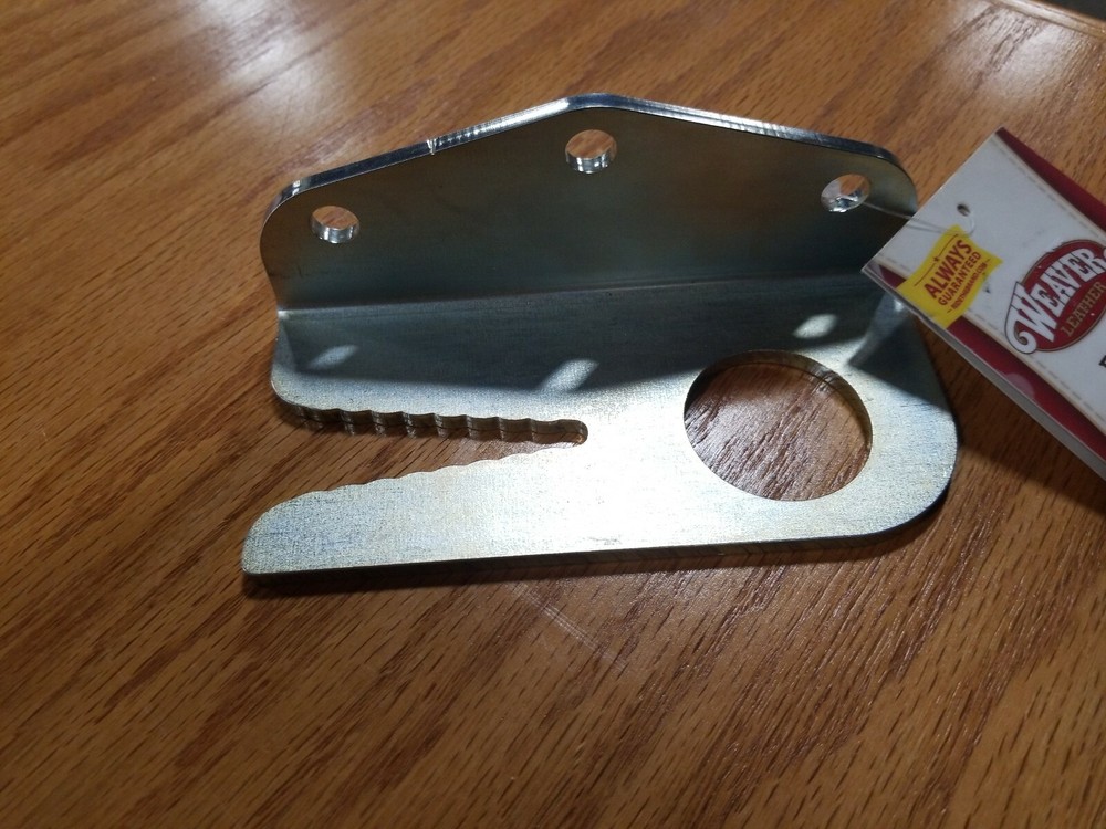 WEAVER EZ Tie Bracket with V-Notch for Securing Animals without Knots