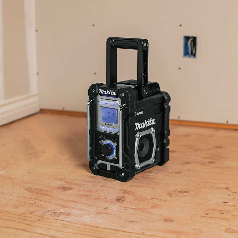 Makita XRM06B-R 18V LXT Bluetooth Job Site Radio Certified Refurbished