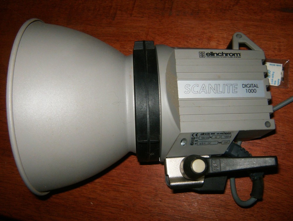 ELINCHROM SCANLITE DIGITAL 1000  120V