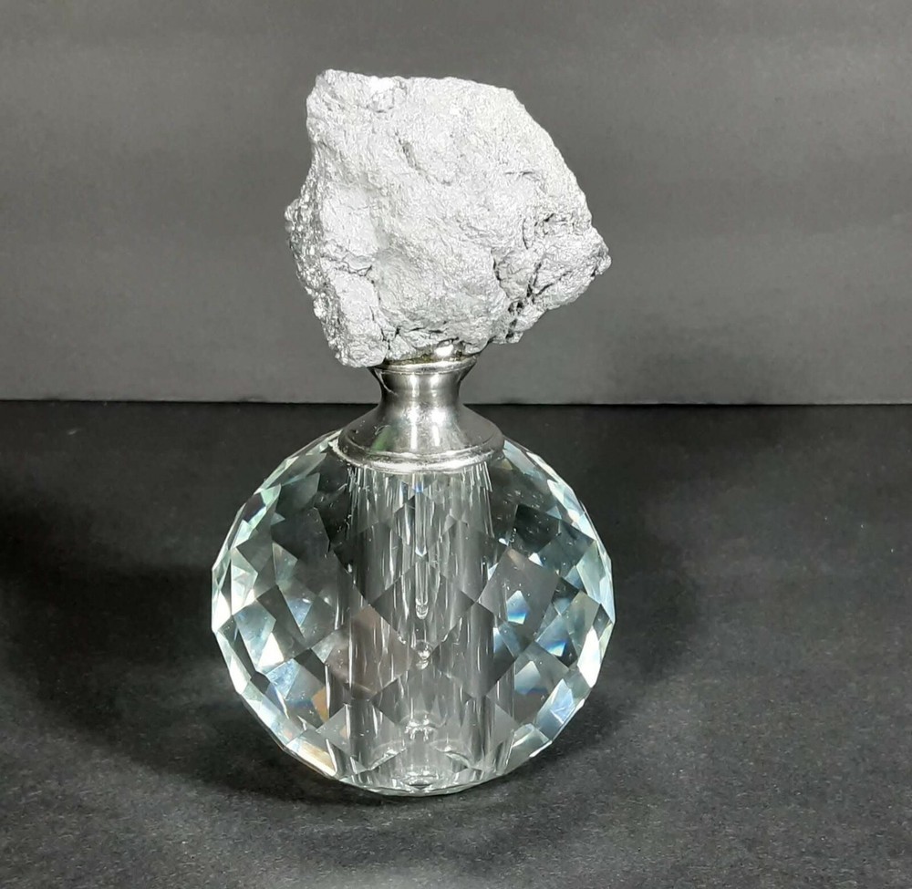 Perfume Bottle with Silver Agate Stopper