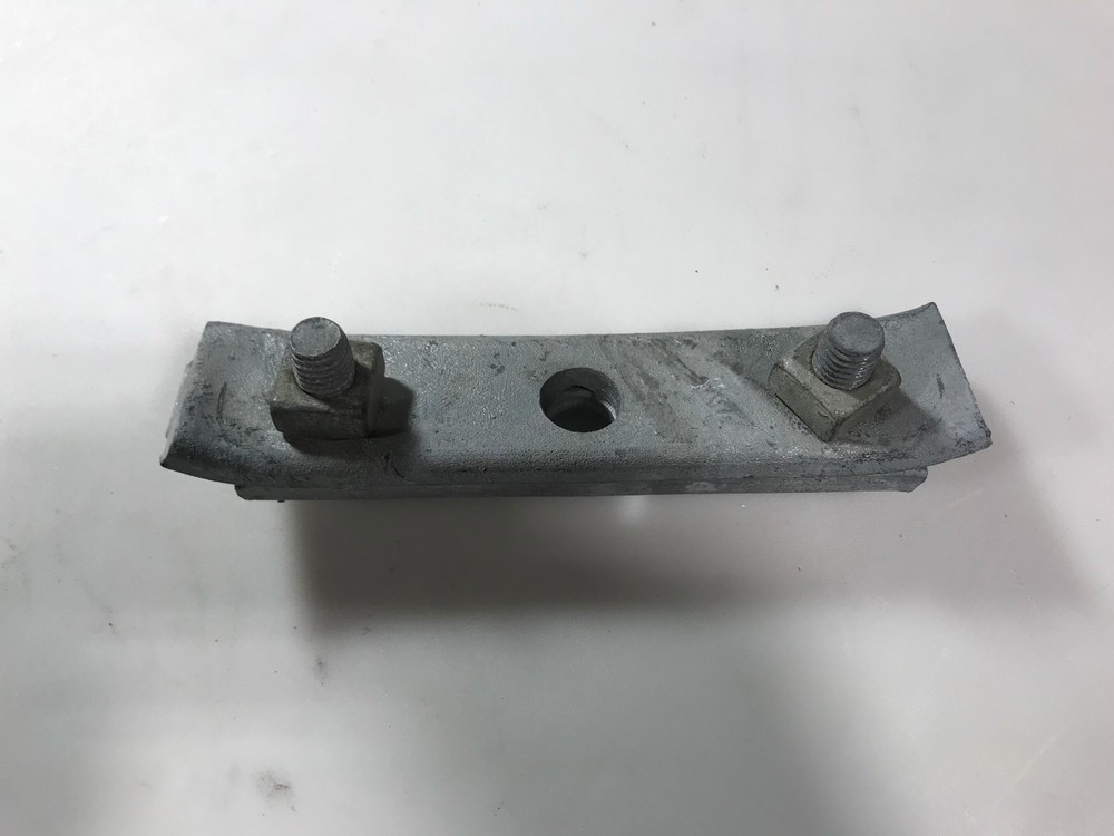 JOSLYN J7901A(3 BOLT, CURVE) CLAMP