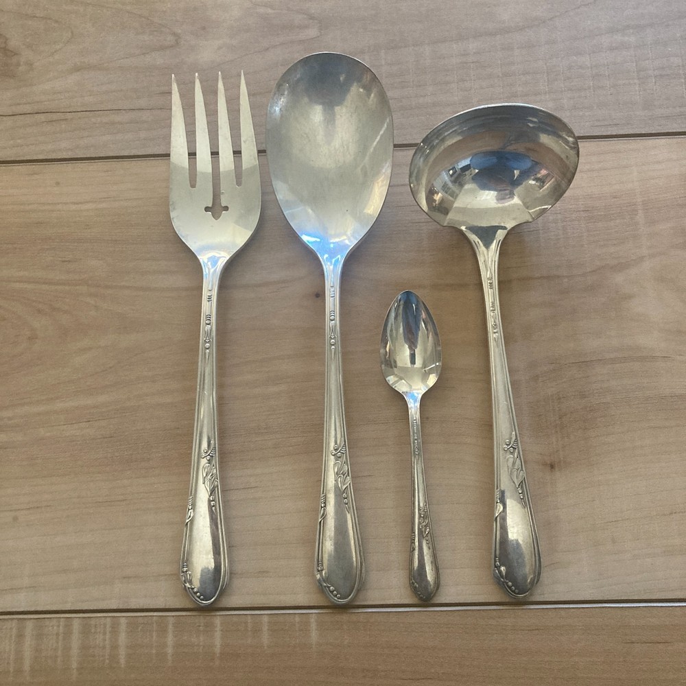 Wm A ROGERS A1 PLUS MEADOWBROOK SILVER PLATE SERVING SPOON FORK GRAVEY LADLE