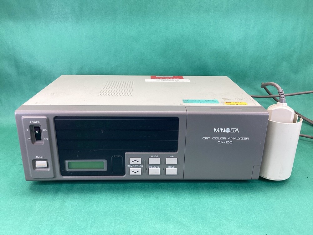 Minolta CA-100 CA100 CRT Color Analyzer with probe - POWERS ON - UNTESTED