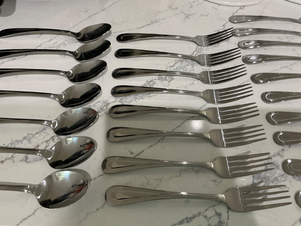 63 pc ONEIDA *SAND DUNE* GLOSSY STAINLESS FLATWARE