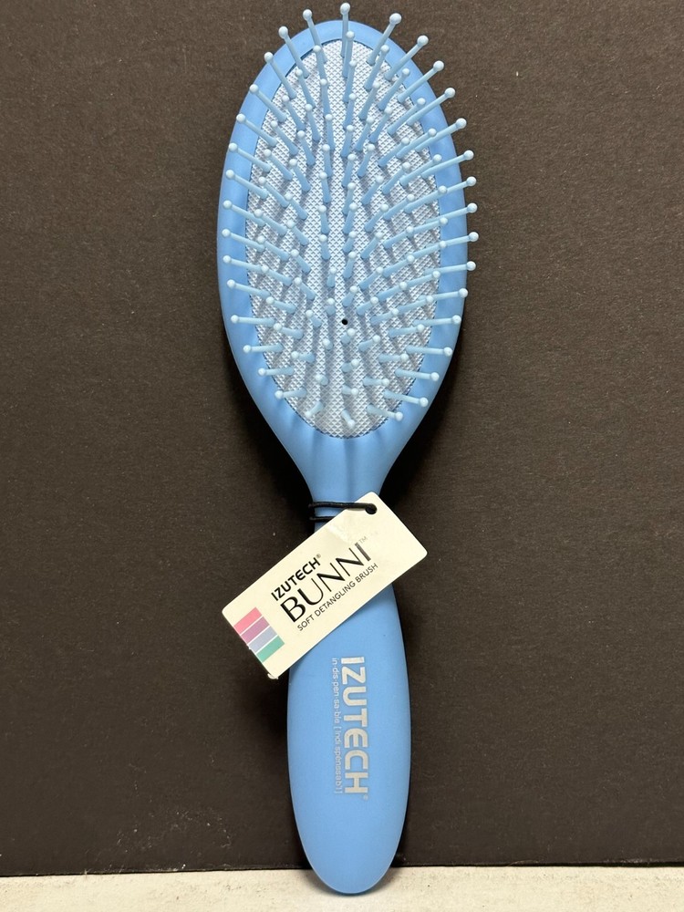 Izutech Soft Detangling Brush Blue