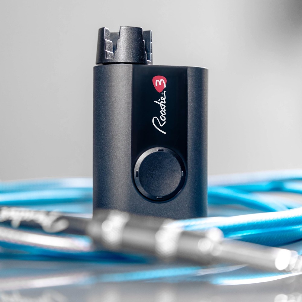 Roadie 3 | Smart Automatic Guitar Tuner, Metronome & String Winder