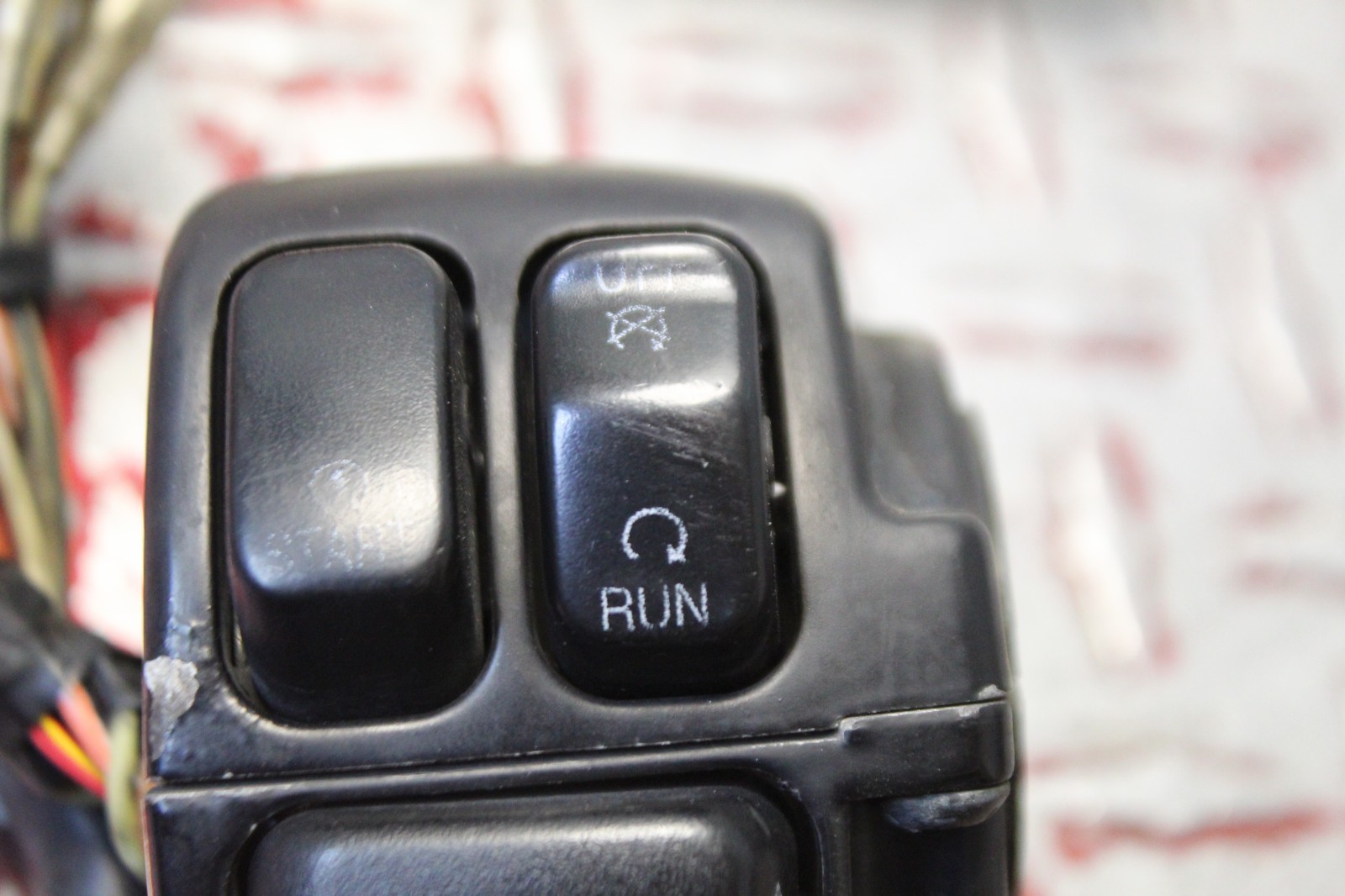 2010 HARLEY ELECTRA GLIDE OEM RIGHT CONTROL SWITCH SEE DESC 2008 - 2013 EG140