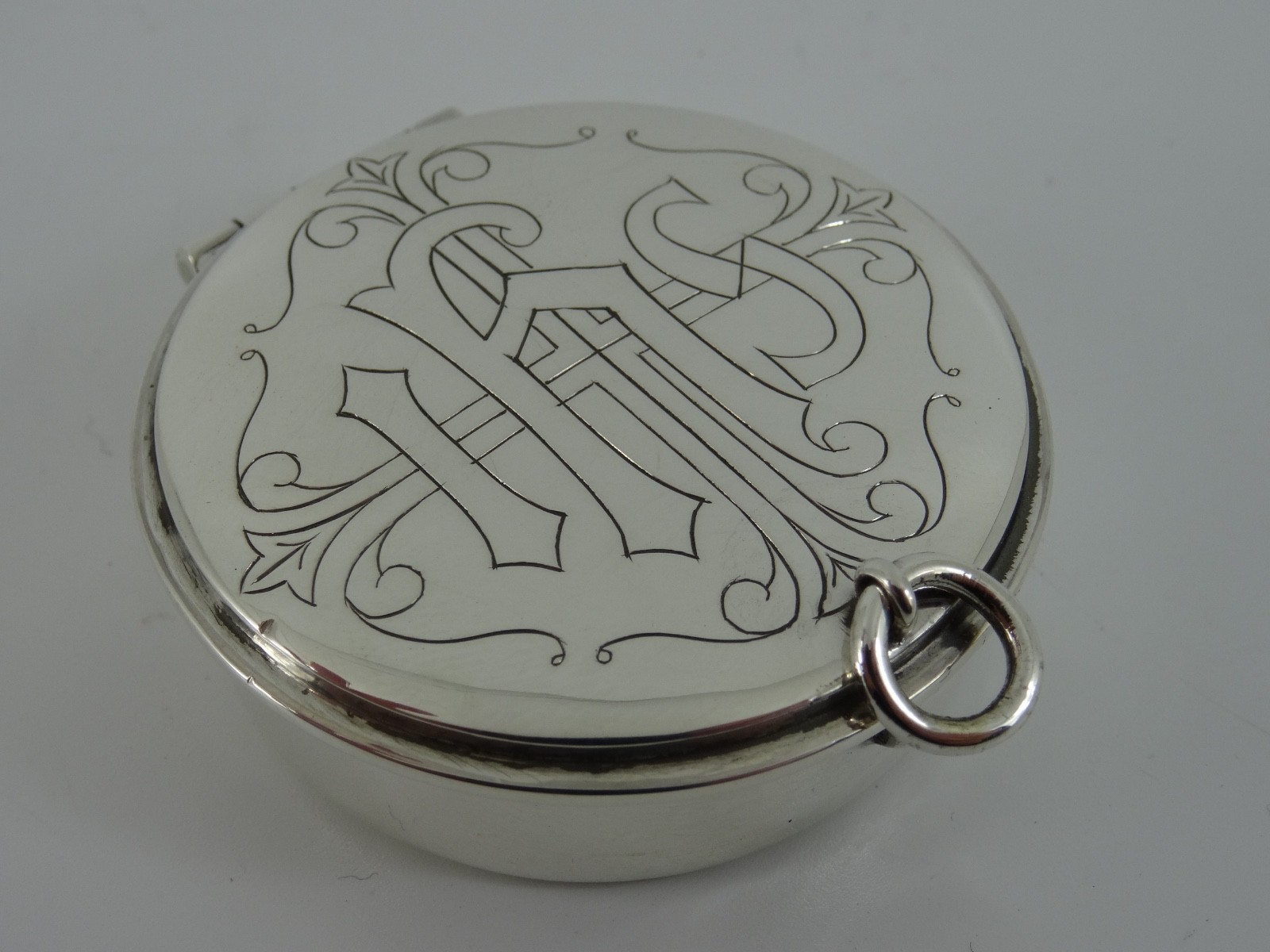 LOVELY EDWARDIAN SOLID STERLING SILVER COMMUNION WAFER BREAD PYX BOX LONDON 1906