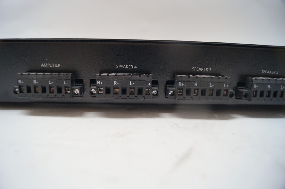 NILES Audio Corp SSVC-4 Speaker Selector / Volume Control System WORKING E211