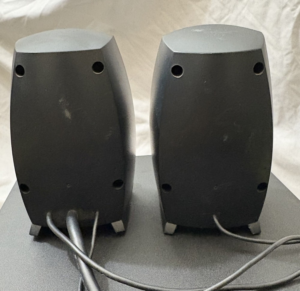Labtec Pulse 424 2.1 Multimedia/Desktop Stereo System, LCS-2424, Subwoofer