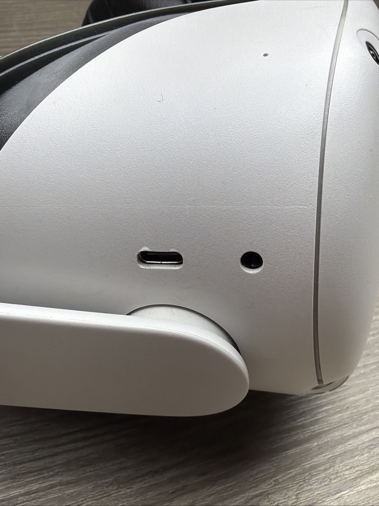 Meta Oculus Quest 2 - White - Headset Only Tested Working 64GB