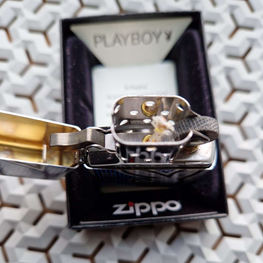 28261 Zippo Playboy Bunny Blue