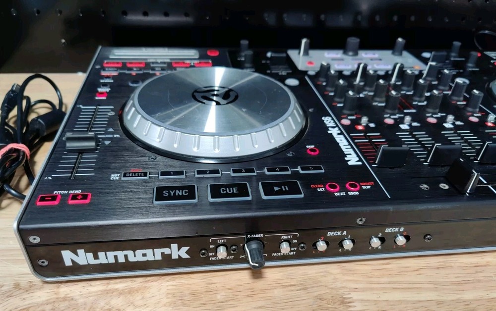 Numark NS6 4 Channel DJ Controller (READ)