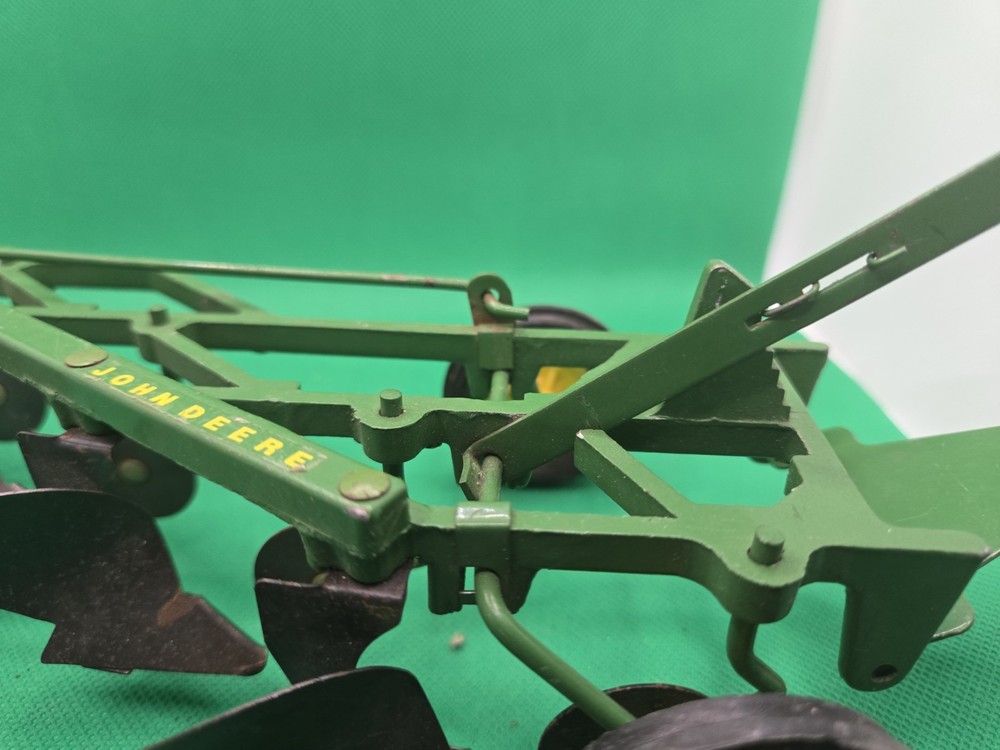 1/16 John Deere Plow w/ Cast Wheels