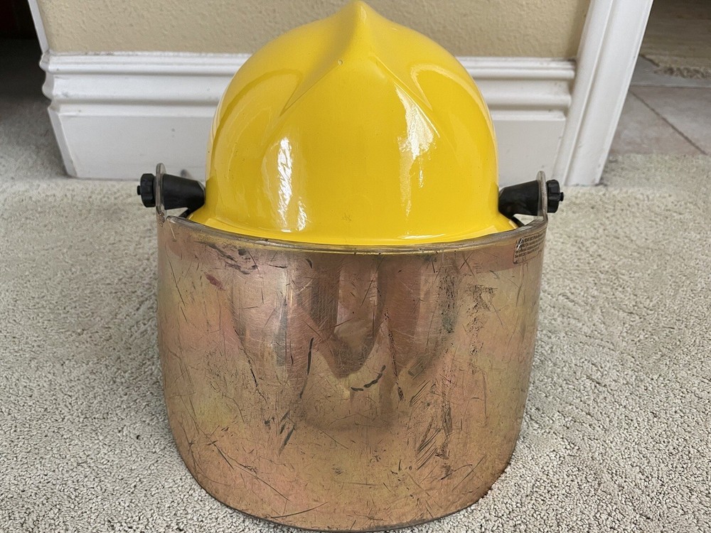 2002 Cairns FireFighters Helmets 66OC B-MOD Yellow Adjustable Size ( READ )