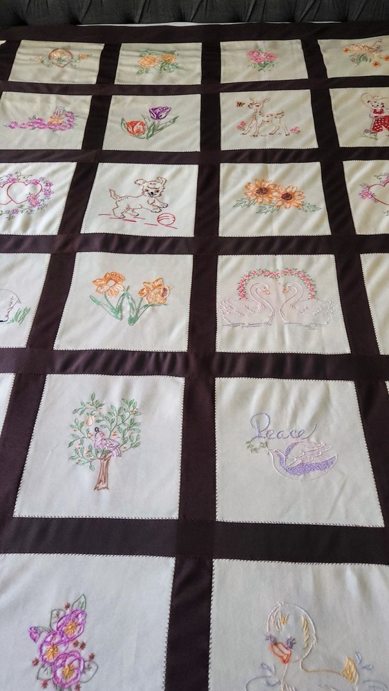 Vintage Handmade 80"×104" Embroidered Patchwork Quilt/Coverlet EUC