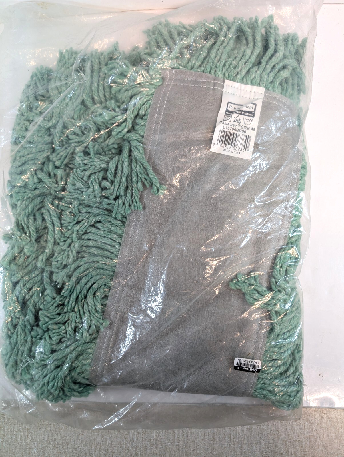 RUBBERMAID COMMERCIAL PRODUCTS L15700GR00 Dust Mop,Green 48"