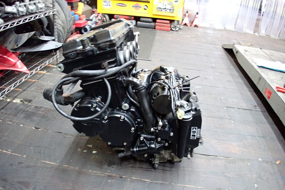 2001 TRIUMPH TROPHY 900 ENGINE W/ STARTER 190PSI COMPRESSION 38537 MILES