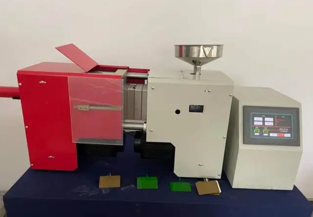 desktop injection molding machine