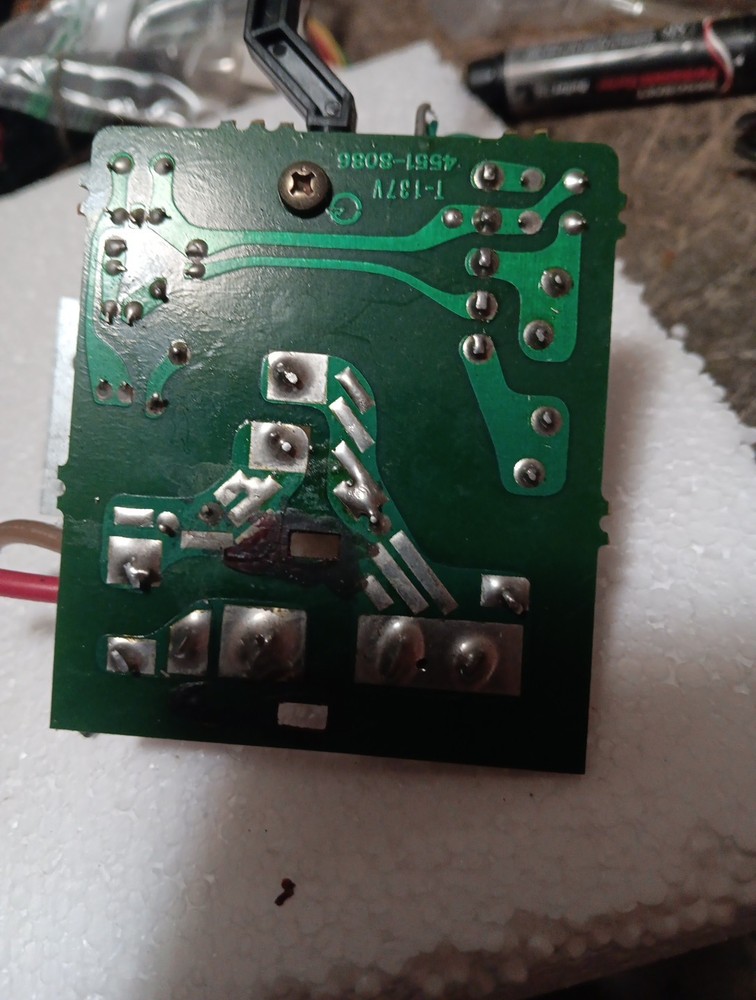 HARMAN KARDON HK 690i Power Switch