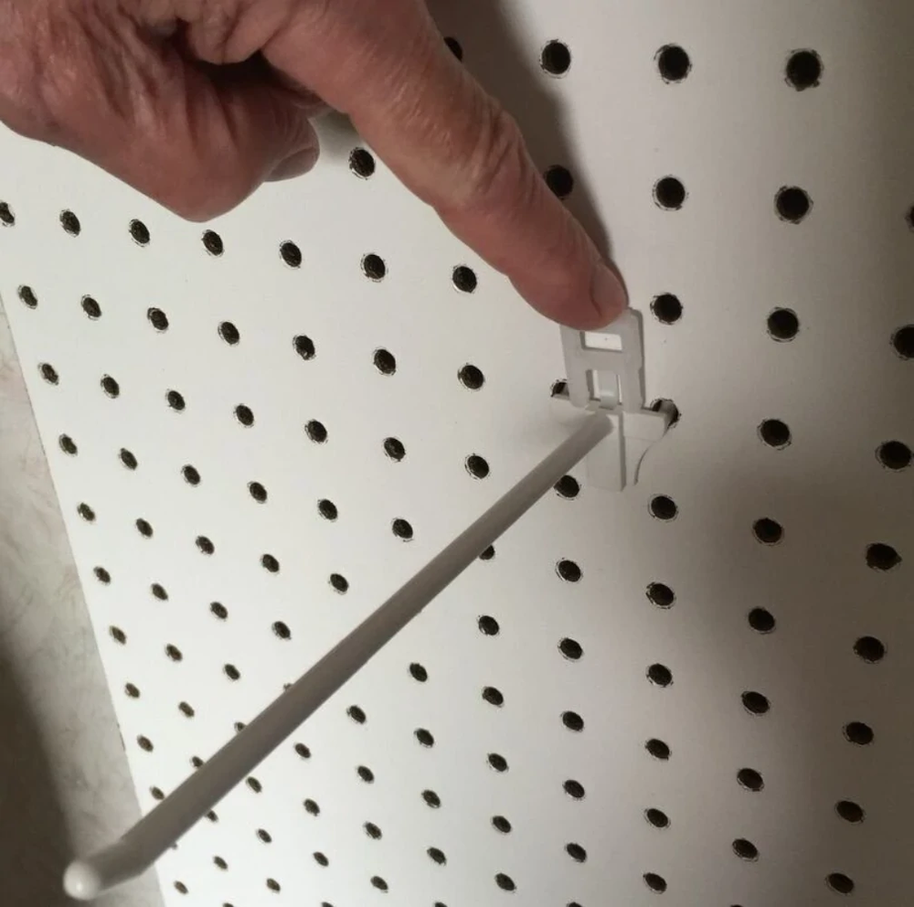 (50 PACK) 2 Inch Locking White Plastic Pegboard Peg Hooks (50 Locks, 4 Keys)