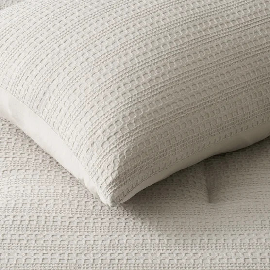 Evergrace 3-Piece Microfiber Comforter Set. Queen Size. Ivory