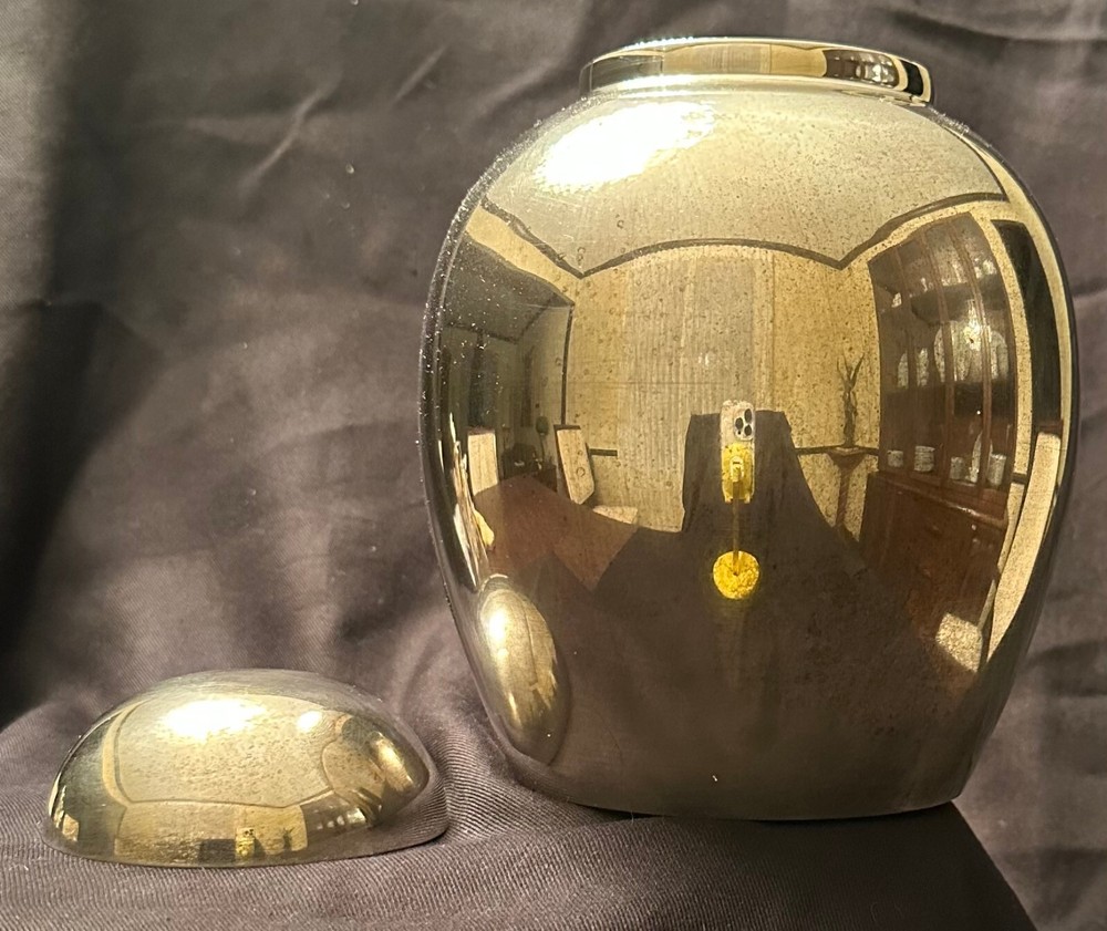 Oneida Ginger Jar Webster Wilcox Collection - 7 in. high