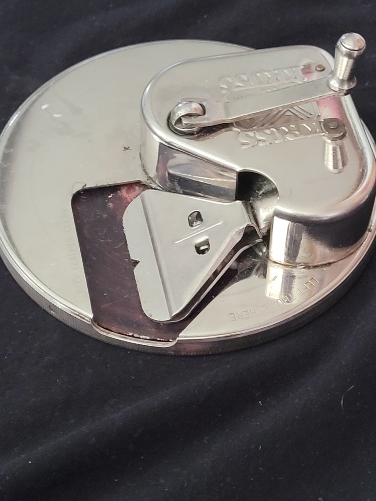 Vintage Kriss Kross Stropper Razor Blade Sharpener ~