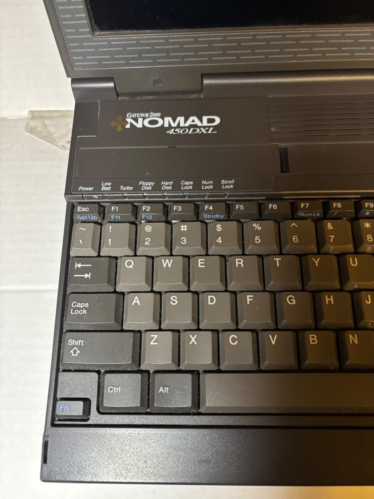 VINTAGE Gateway 2000 Nomad 450DXL Intel Laptop Computer 1993 UNTESTED