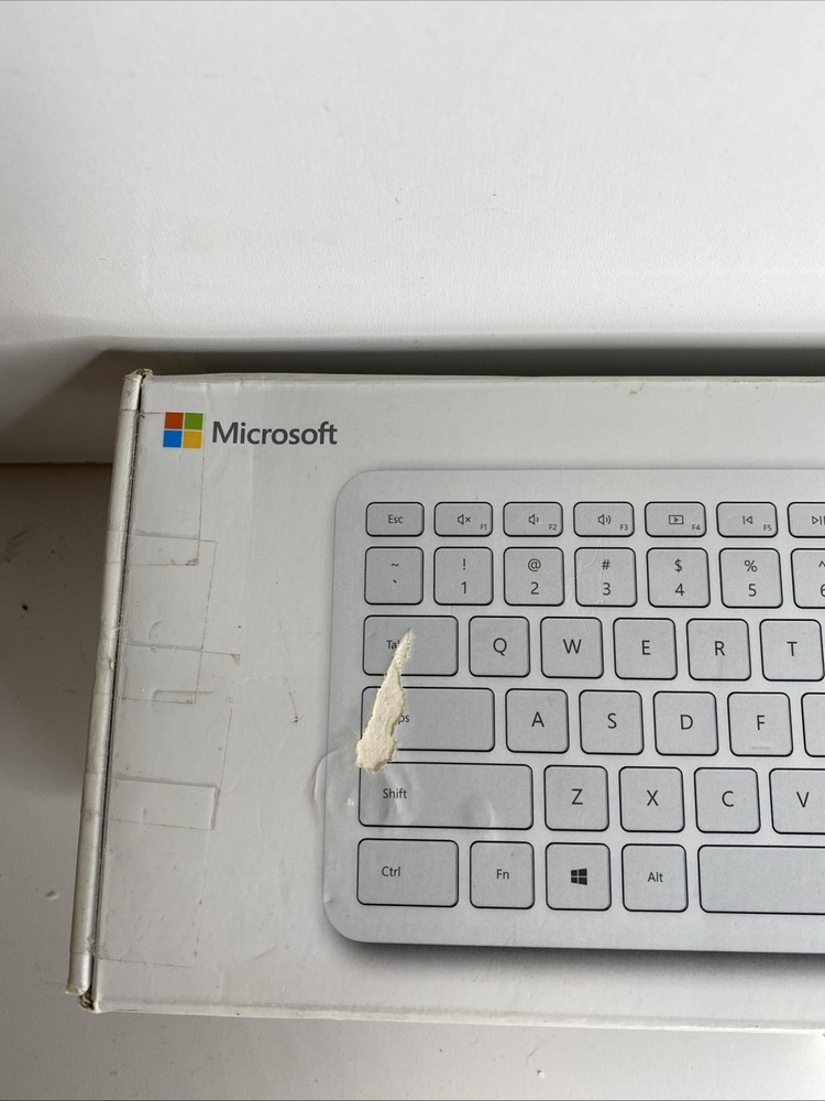 Microsoft Bluetooth Desktop Keyboard and Mouse 2144