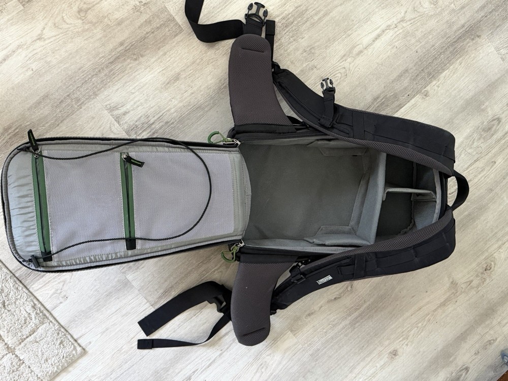 MindShift Backlight 18L Camera Backpack Black Green Gray Padded Strap Belt Loop