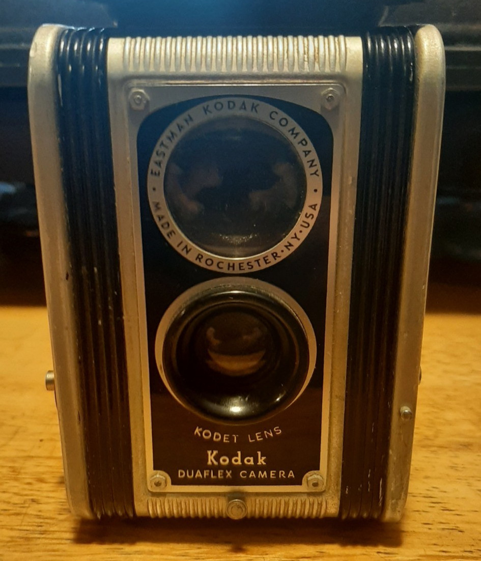 Vintage Kodak Dualflex Camera w/ original cover