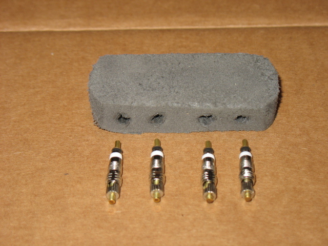 New Replacement Presta Valve Cores - 4 Pack with Storage Holder