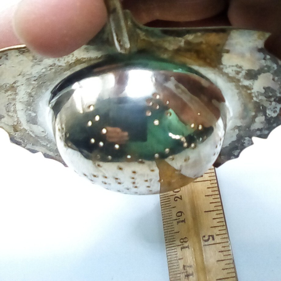 Silverplated, Maple Leaf Design, Engraved, Thumb Hold Handle, Tea Bag Strainer