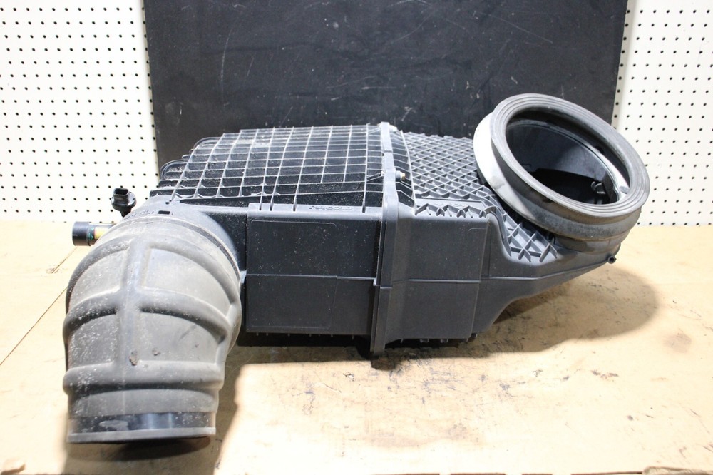 2020 Peterbilt 579 Air Cleaner / Air Filter Housing
