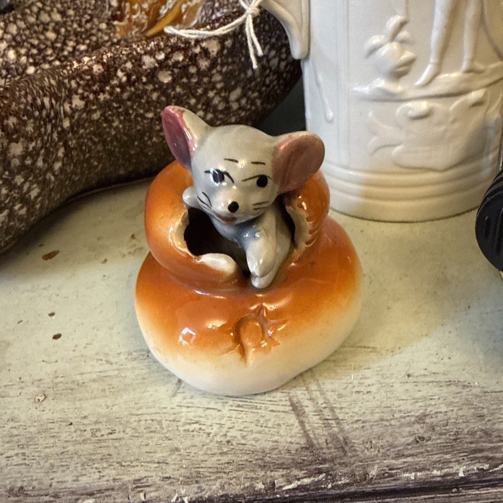 Mini Mouse And Bread Toothpick Holder