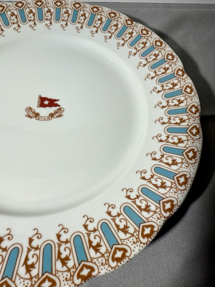White Star Line RMS Titanic Replica Dinner Plate 9.5″ EUC