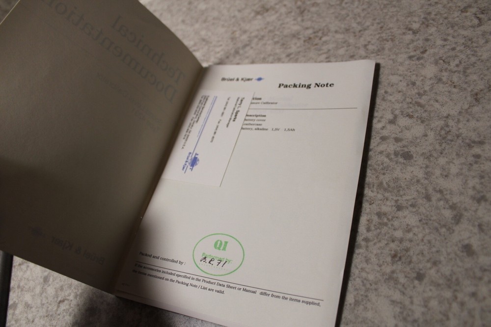 Bruel & Kjaer Technical Documentation Manuel For 4231 sound level calibrator