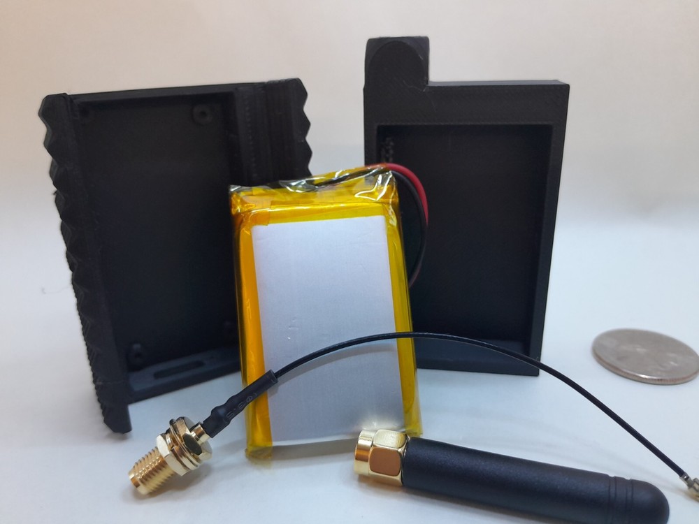 Meshtastic  MESHCORE RAK WISBLOCK node KIT case, ANTENNA and battery only. BLACK