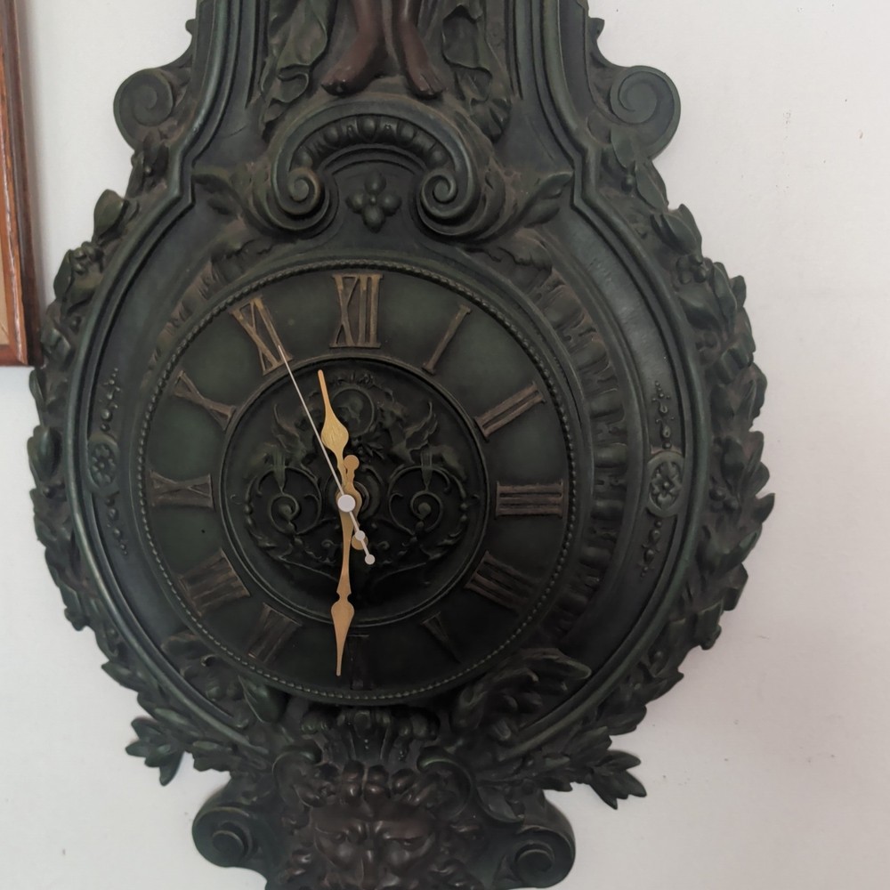 wall clock antique Style A Statue
