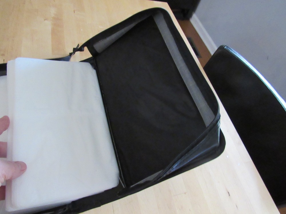 Xiong Ying CD DVD Case, 100 Capacity/ soft case Wallet.