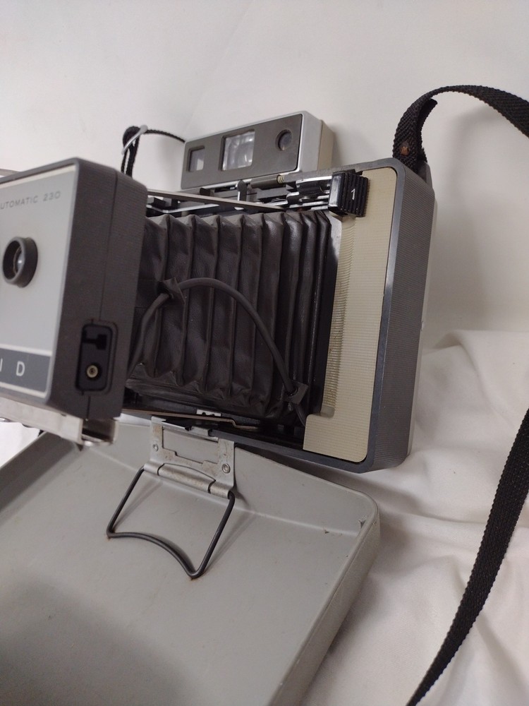 Polaroid Land Camera Model 230 Vintage Instant Camera Untested