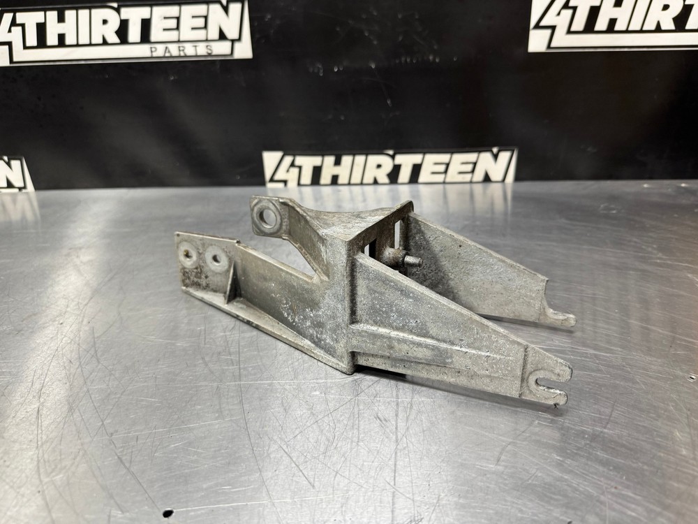 01-04 CORVETTE C5 ABS EBCM MOUNTING BRACKET OEM #L324
