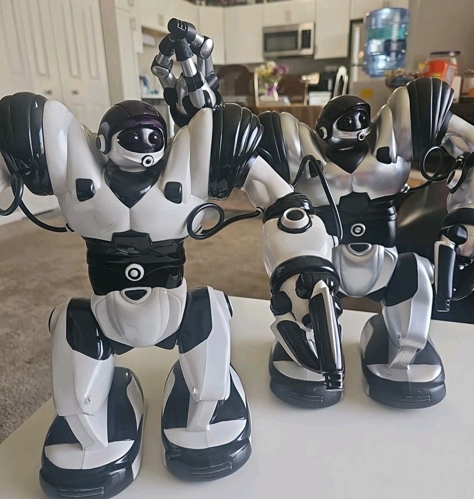 2 VINTAGE WOWWEE WHITE & BLACK ROBOSAPIEN ROBOT 2004 Untested Read