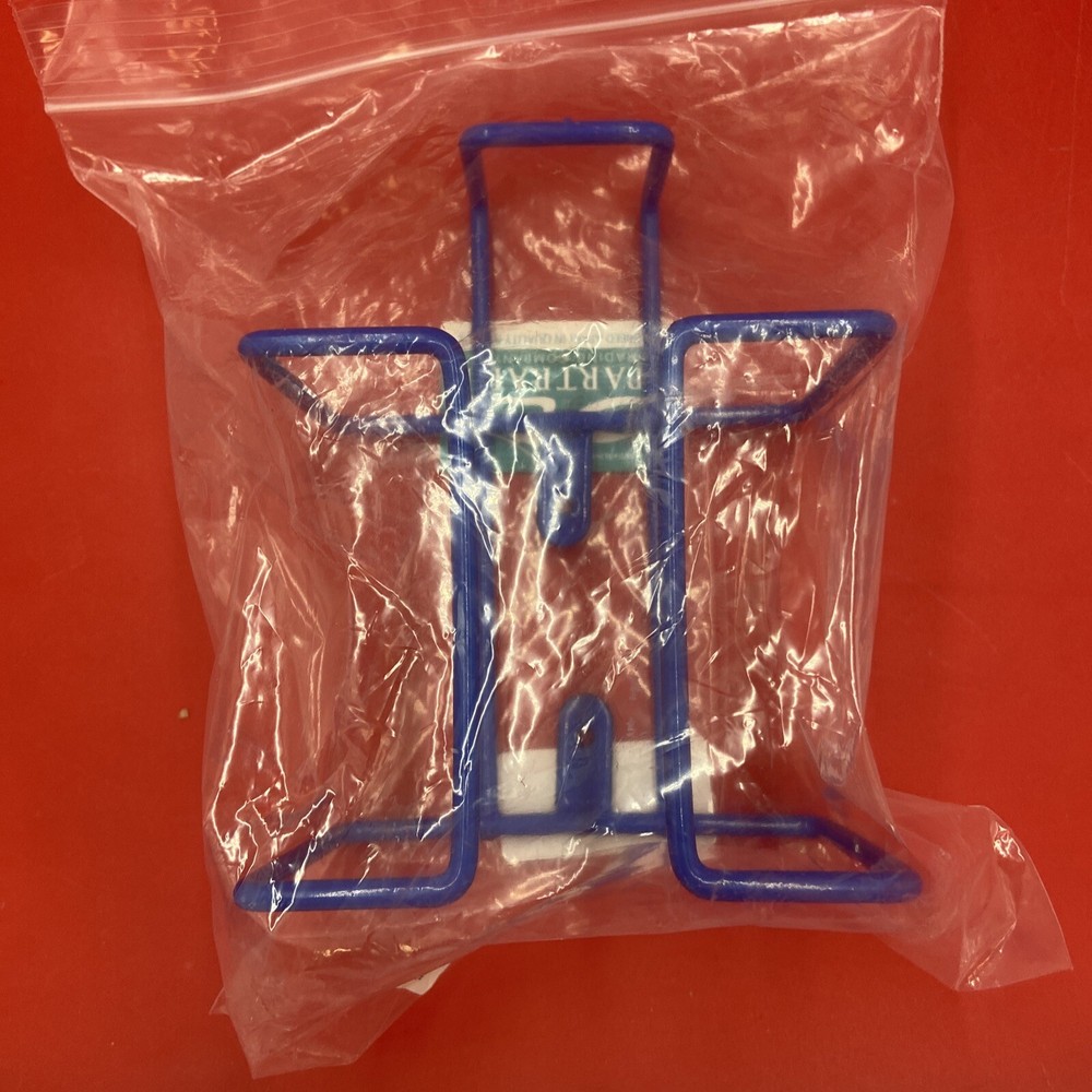 Partrade Vinyl Covered Salt Block Holder