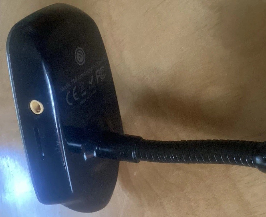 VicTsing T10 Wireless Bluetooth Adapter FM Transmitter for Car - Preowned - Nice