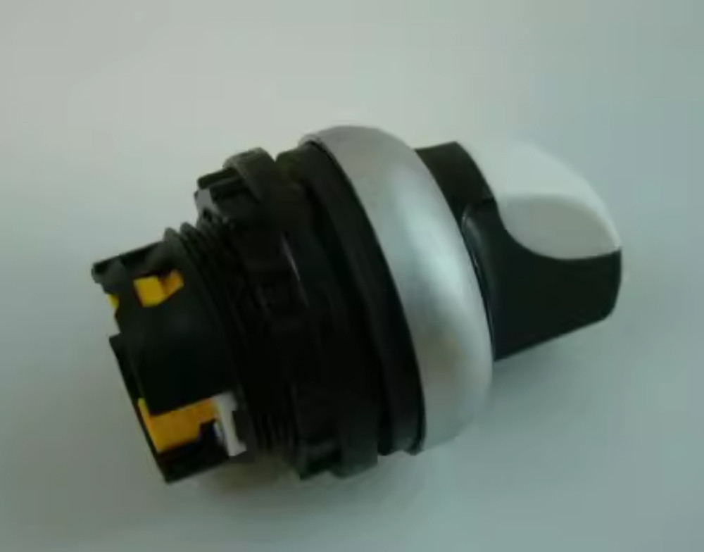 1PC NEW EATON Select button M22-WRK3 #LL