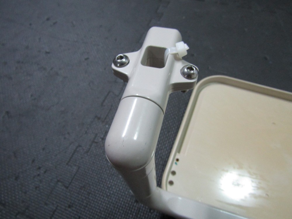 ADEC 532 DENTAL UNIT TABLE WITH ARM
